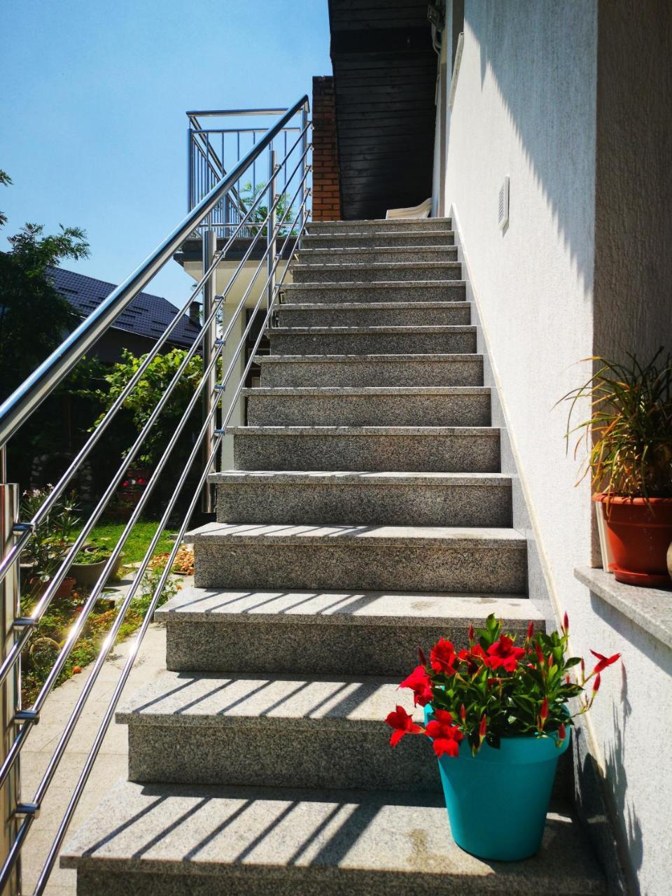 Family Apartment With Garden Sarajevo Exterior foto